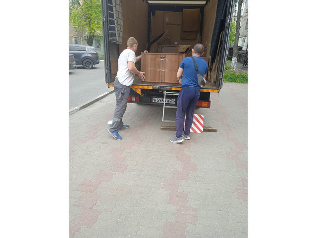 Надежные грузоперевозки в Губкине: Профессиональные грузчики - 7/10