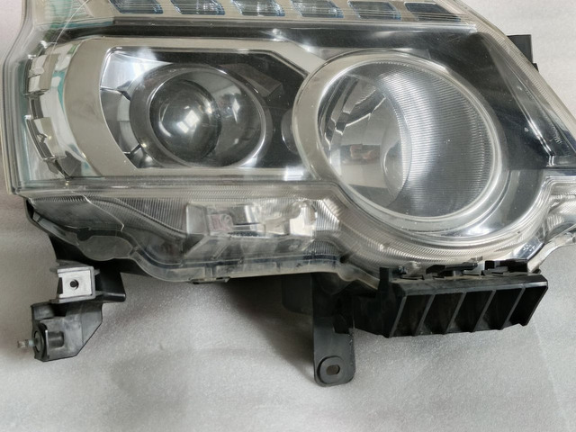Фара Nissan X-Trail  - 1/12