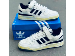 Кроссовки Adidas / 3
