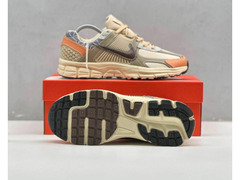 Кроссовки Nike  / 2
