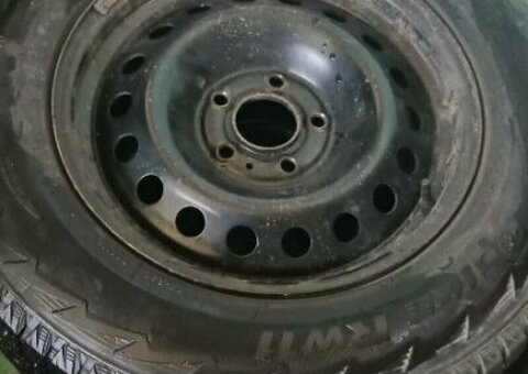 Шины зима б у 215 70 16 / 3