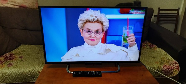 Sony KDL-32W654A SMART TV - 7/12