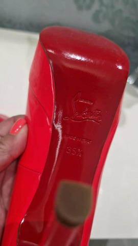 Туфли Christian Louboutin - 1/3