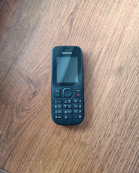 Nokia 100