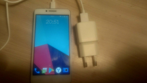 Lenovo Vibe C + карта памяти 64 ГБ