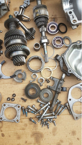 Шестерни корпус вал Fiat Albea - 9/12