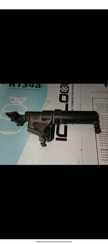 Форсунка омывателя фар правая Вольво s40 - 2/3