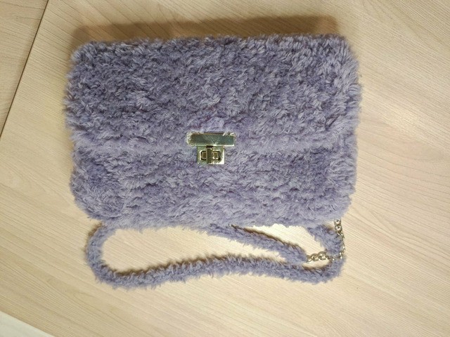 Клатч из меховой пряжи - 1/3