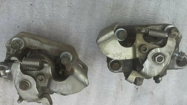 Суппорт тормоза задний левый Тойота Королла 2007 - 5/6