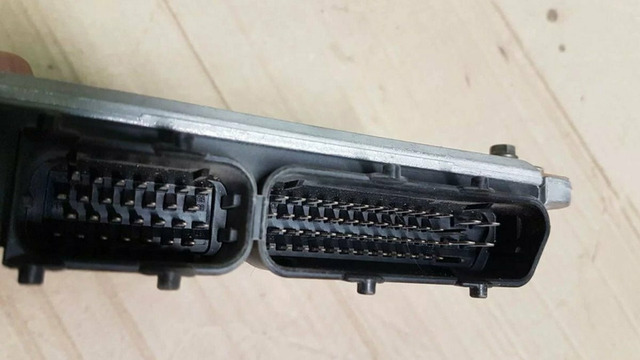 Блок управления двигателем 3.1дизель Jeep Grand Cherokee wj - 4/6