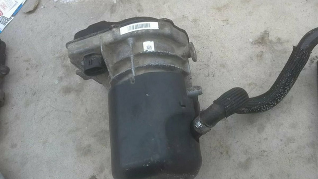 Насос гидроусилителя руля Citroen C5 2009 - 1/3