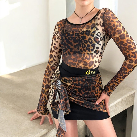 Одежда для спортивных бальных танцев - 3/4