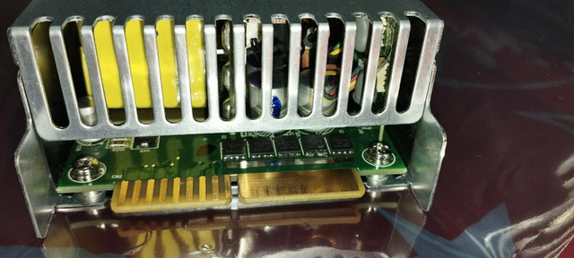 Supermicro PWS-1K03A-1R  80 Plus Titanium - 8/12