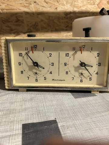 Шахматные часы - 1/4