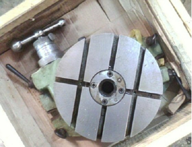 Запчасти на  фрезерное оборудование.