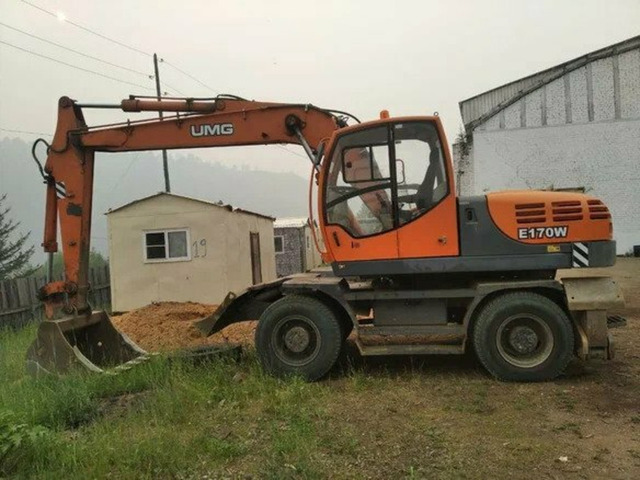 Аренда и услуги колесного экскаватора