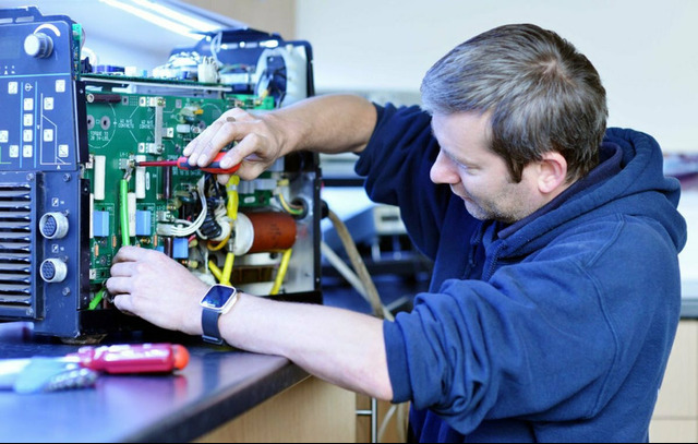 Вакансия: Мастер по ремонту электроники