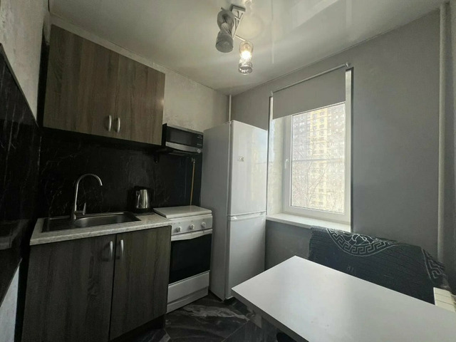 Продажа 1к.кв. Добровольского - 1/9