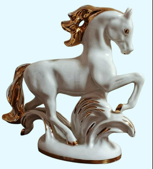 Фарфоровая статуэтка “Конь‑Огонь” ФЗ‑1С, белая с золотом