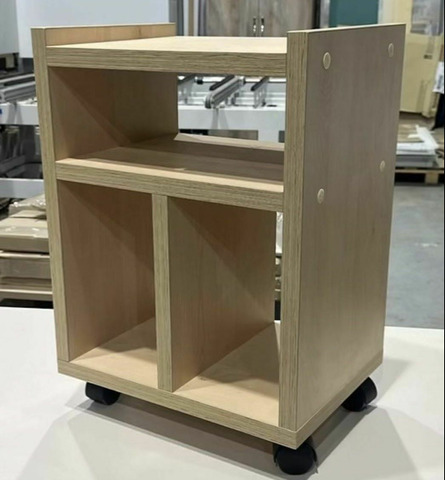 Тумба-помощник на колесах из ЛДСП (мебель на заказ)