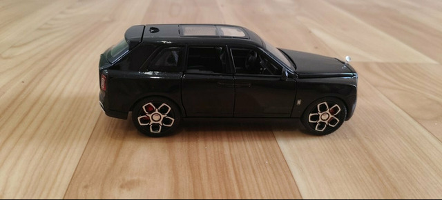 Коллекционная модель Rolls - Royce Culinan - 3/6