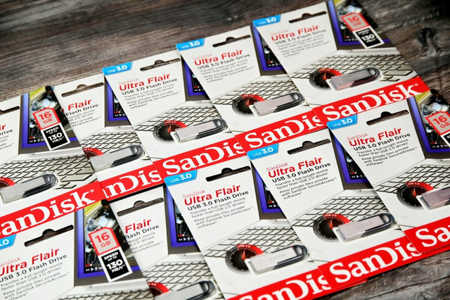 SanDisk 16Gb USB 3.0 НОВЫЕ/В Упаковке - 1/4