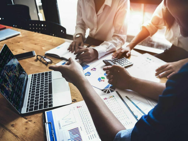 Разработка AI-решений под бизнес: ассистенты, платформы