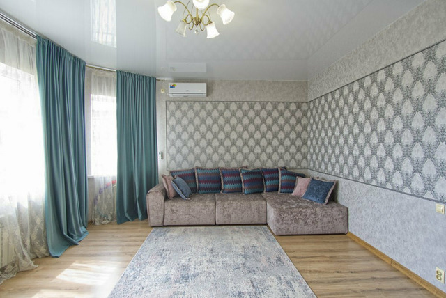 Просторный двухэтажный дом в развитом районе Краснодара - 1/7