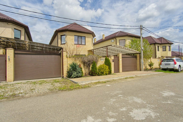 Просторный двухэтажный дом в развитом районе Краснодара - 2/7