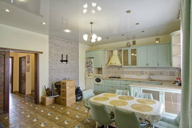 Просторный двухэтажный дом в развитом районе Краснодара - 3/7