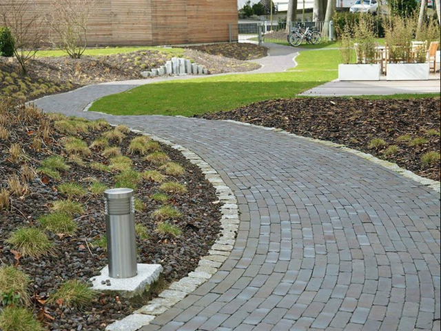 Укладка брусчатки, тротуарной плитки. Мощение брусчаткой - 2/3