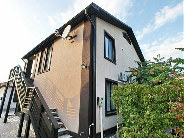 Отделка фасада дома короедом с утеплением - 1/3